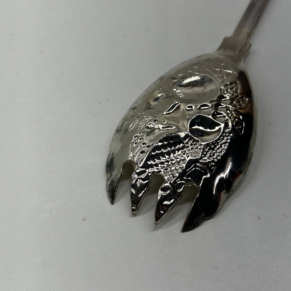 Vintage Silverplate Ornate Berry‎ Spoon Fruit Embossed Bowl Serving - Picture 4 of 8